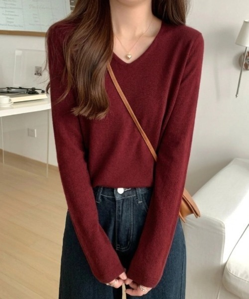 yuue' ( wear )(ユーイ)の「Vネックニットトップス/きれいめオフィスカジュアル(ニット/セーター・レディース・ブラック/グレー/レッド/アイボリー・FREE)」の16枚目の写真