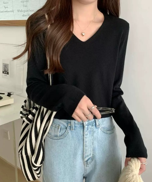 yuue' ( wear )(ユーイ)の「Vネックニットトップス/きれいめオフィスカジュアル(ニット/セーター・レディース・ブラック/グレー/レッド/アイボリー・FREE)」の7枚目の写真