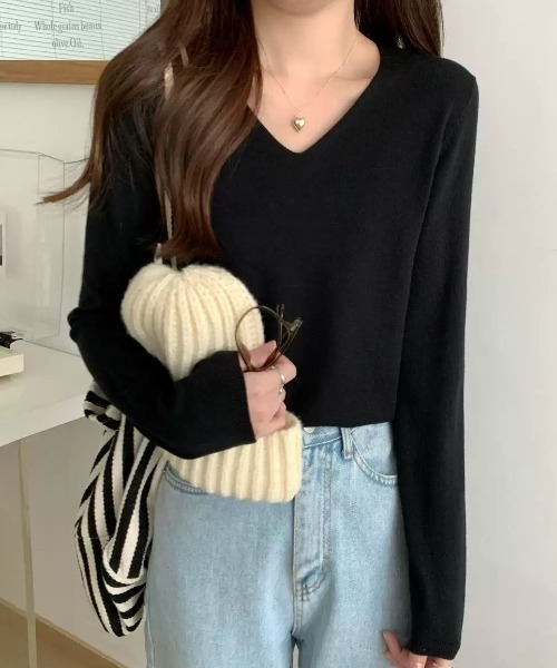 yuue' ( wear )(ユーイ)の「Vネックニットトップス/きれいめオフィスカジュアル(ニット/セーター・レディース・ブラック/グレー/レッド/アイボリー・FREE)」の8枚目の写真