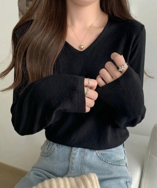 yuue' ( wear )(ユーイ)の「Vネックニットトップス/きれいめオフィスカジュアル(ニット/セーター・レディース・ブラック/グレー/レッド/アイボリー・FREE)」の6枚目の写真