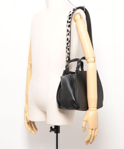 RIPANI(リパーニ)の「【RIPANI】2WAY ドームハンドバッグ(Q66448)(ハンドバッグ・レディース・グレー/ブラック・ALL)」の6枚目の写真