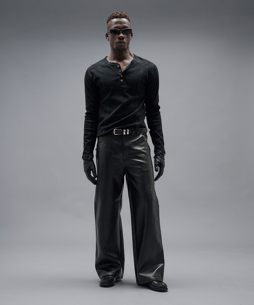 ANDER HUNK（アンダーハンク）の「Faux Leather Wide Straight Pants / フェイクレザーワイドストレート パンツ（その他パンツ・メンズ・ブラック/ブラック系・LARGE/MEDIUM/SMALL）」の16枚目の写真