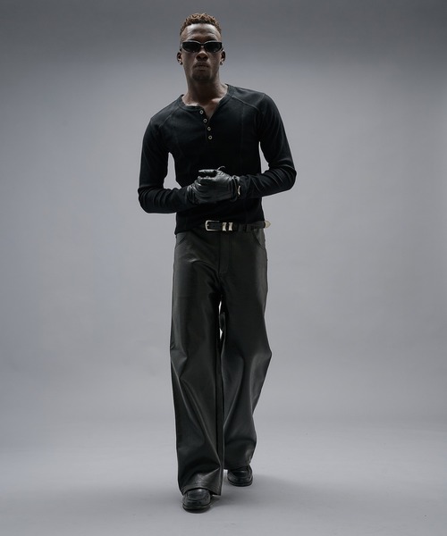 ANDER HUNK（アンダーハンク）の「Faux Leather Wide Straight Pants / フェイクレザーワイドストレート パンツ（その他パンツ・メンズ・ブラック/ブラック系・LARGE/MEDIUM/SMALL）」の20枚目の写真