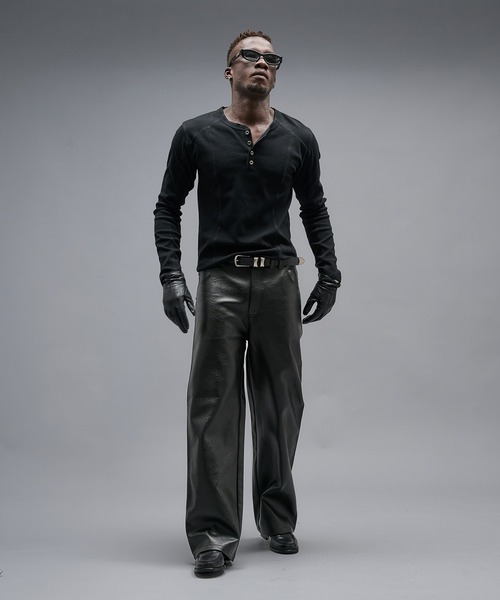 ANDER HUNK（アンダーハンク）の「Faux Leather Wide Straight Pants / フェイクレザーワイドストレート パンツ（その他パンツ・メンズ・ブラック/ブラック系・LARGE/MEDIUM/SMALL）」の22枚目の写真