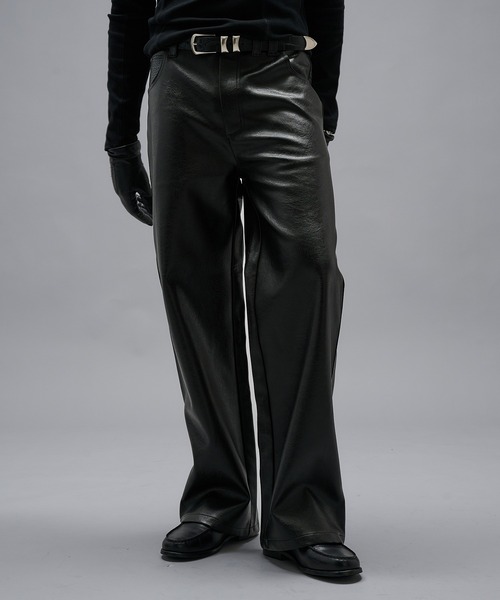 ANDER HUNK（アンダーハンク）の「Faux Leather Wide Straight Pants / フェイクレザーワイドストレート パンツ（その他パンツ・メンズ・ブラック/ブラック系・LARGE/MEDIUM/SMALL）」の8枚目の写真