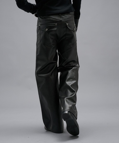 ANDER HUNK（アンダーハンク）の「Faux Leather Wide Straight Pants / フェイクレザーワイドストレート パンツ（その他パンツ・メンズ・ブラック/ブラック系・LARGE/MEDIUM/SMALL）」の10枚目の写真