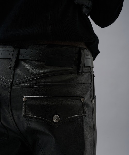 ANDER HUNK（アンダーハンク）の「Faux Leather Wide Straight Pants / フェイクレザーワイドストレート パンツ（その他パンツ・メンズ・ブラック/ブラック系・LARGE/MEDIUM/SMALL）」の14枚目の写真