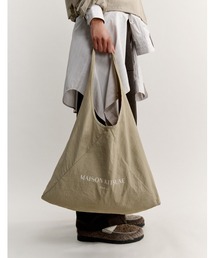 Maison Kitsune（メゾンキツネ）の「TRIANGLE TOTE（トートバッグ）」
