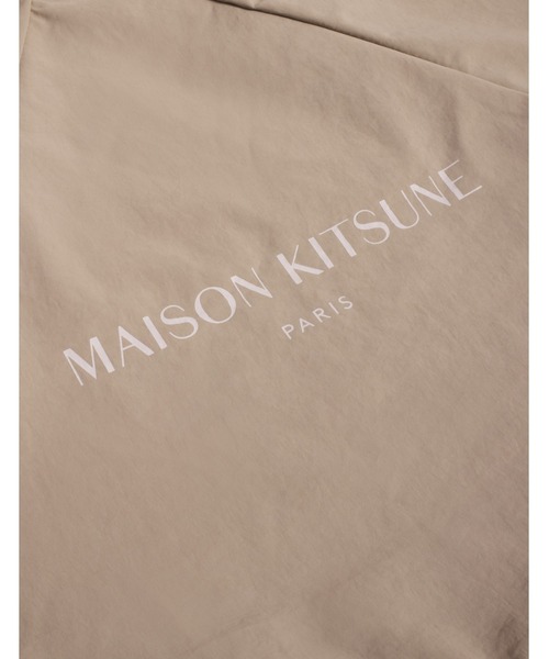 Maison Kitsune(メゾンキツネ)の「TRIANGLE TOTE(トートバッグ・メンズ・グレー系その他・U)」の4枚目の写真