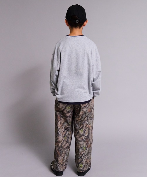 PAIRMANON STREET(ペアマノンストリート)の「【90-160cm】【綿100%】レイヤード 長袖 Tシャツ【PAIRMANON STREET】(Tシャツ/カットソー・キッズ・ライトグレー/ブラック/ホワイト/チャコールグレー・140/90/160/150/100/110/120/130)」の16枚目の写真