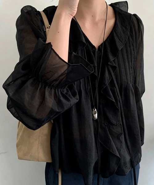 LOENNE(ロエヌ)の「Ruffle Tie Blouse / ラッフルタイブラウス(シャツ/ブラウス・レディース・ブラック/クリーム・FREE)」の14枚目の写真