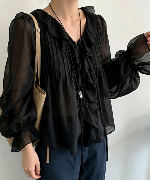 LOENNE(ロエヌ)の「Ruffle Tie Blouse / ラッフルタイブラウス(シャツ/ブラウス・レディース・ブラック/クリーム・FREE)」の16枚目の写真