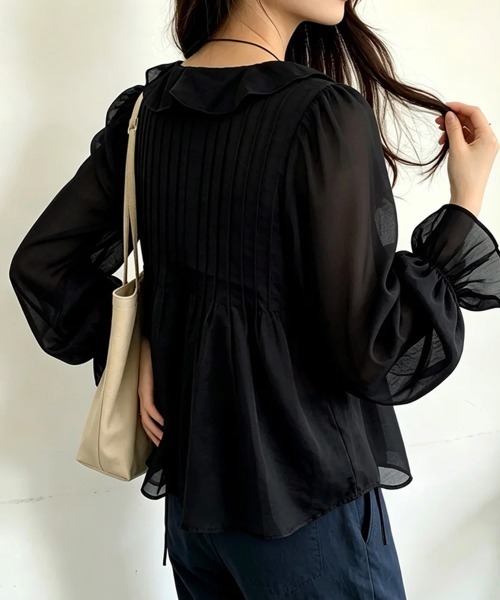 LOENNE(ロエヌ)の「Ruffle Tie Blouse / ラッフルタイブラウス(シャツ/ブラウス・レディース・ブラック/クリーム・FREE)」の18枚目の写真