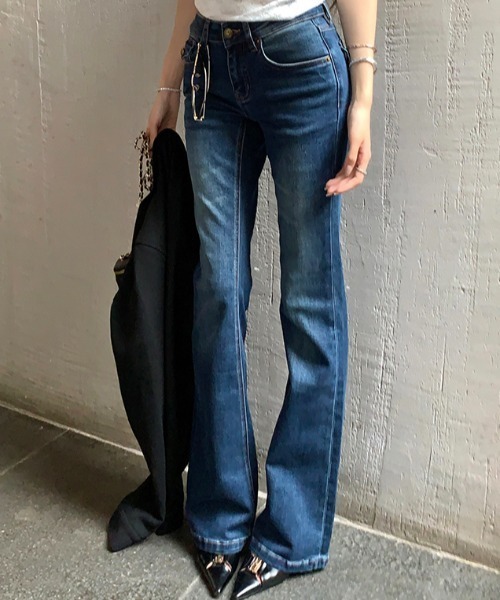 FLINEA（フリネア）の「フレアデニムパンツ（デニムパンツ・レディース・ダークブルー・S/M/L/XL）」の5枚目の写真