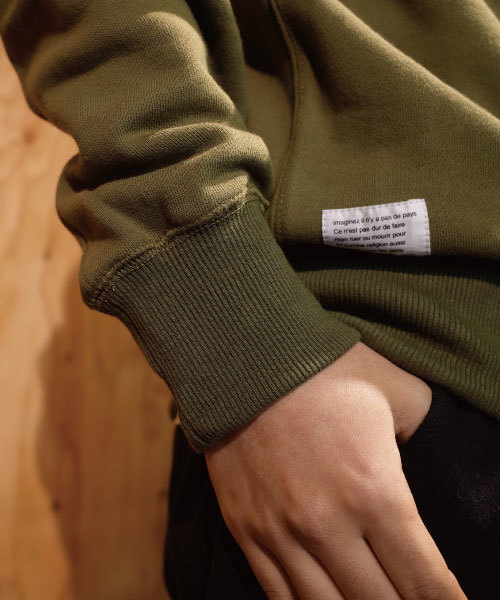 rovtski（ロフトスキー）の「裏毛無地クルーネックトレーナー/1K15060701（スウェット・メンズ・ダークグリーン/ホワイト/ワインレッド/オートミール/ネイビー/ブラック/ブラック系その他/カーキ/ブルー系その他/オフホワイト/ホワイト系その他/レッド系その他・LARGE/X-LARGE/MEDIUM）」の22枚目の写真