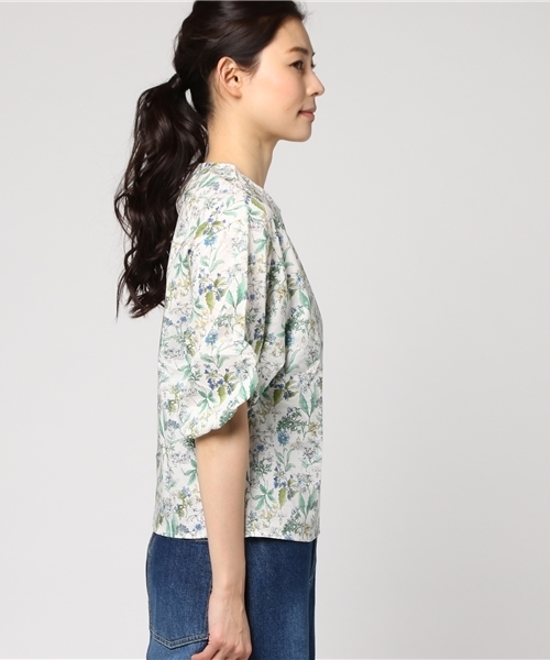 LBC（エルビーシー）の「花柄ローンブラウス                  （シャツ/ブラウス・レディース・ブラック/グレー/ブルー・MEDIUM）」の5枚目の写真