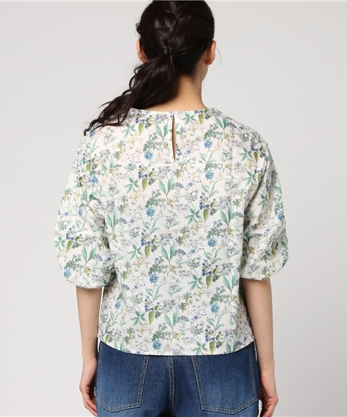 LBC（エルビーシー）の「花柄ローンブラウス                  （シャツ/ブラウス・レディース・ブラック/グレー/ブルー・MEDIUM）」の6枚目の写真