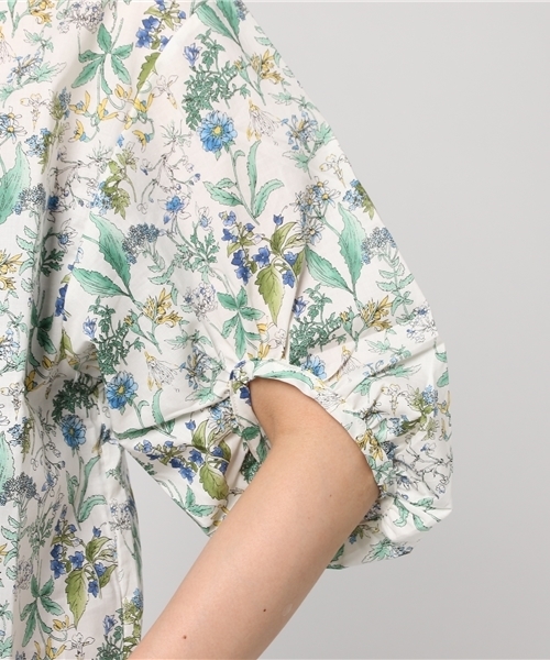 LBC（エルビーシー）の「花柄ローンブラウス                  （シャツ/ブラウス・レディース・ブラック/グレー/ブルー・MEDIUM）」の8枚目の写真