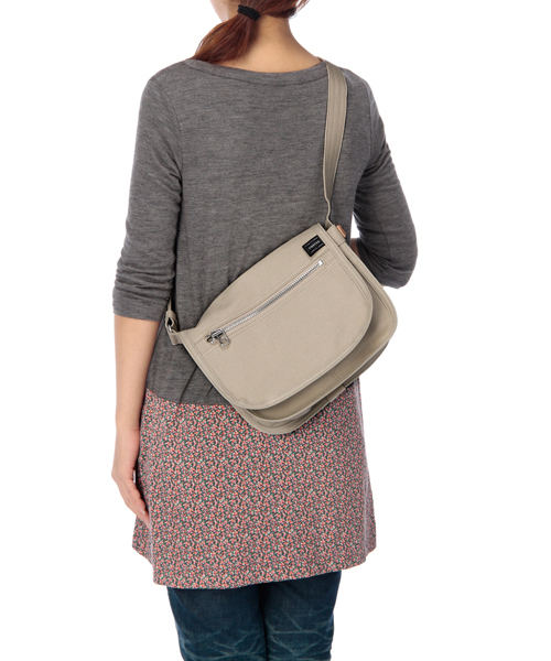 【タグ付・極レア・極美品】PORTER×Sister ショルダー ベージュ タグ付・極レア・極美品】PORTER×Sister ショルダー ベージュ タグ付