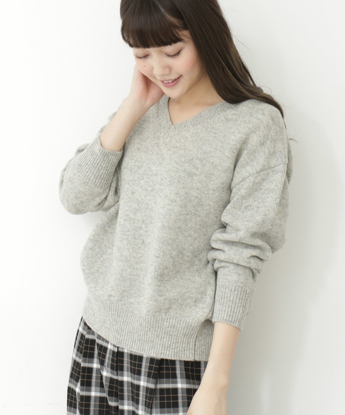 N.(N. Natural Beauty Basic)(エヌエヌナチュラルビューティーベーシック)の「◆ラムウールVネックニット(ニット/セーター・レディース・ホワイト/ベージュ/グレー/ピンク/イエロー・MEDIUM)」の3枚目の写真