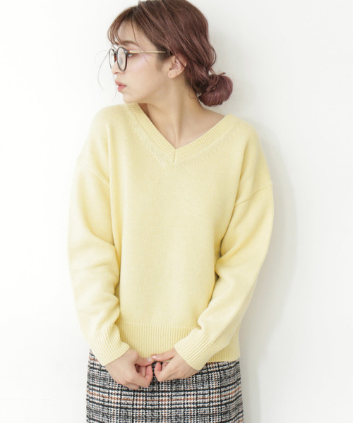 N.(N. Natural Beauty Basic)(エヌエヌナチュラルビューティーベーシック)の「◆ラムウールVネックニット(ニット/セーター・レディース・ホワイト/ベージュ/グレー/ピンク/イエロー・MEDIUM)」の1枚目の写真