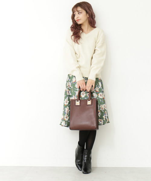 N.(N. Natural Beauty Basic)(エヌエヌナチュラルビューティーベーシック)の「◆ラムウールVネックニット(ニット/セーター・レディース・ホワイト/ベージュ/グレー/ピンク/イエロー・MEDIUM)」の6枚目の写真