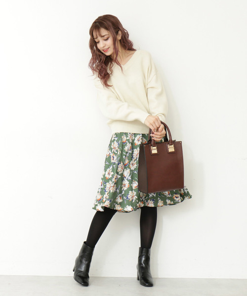 N.(N. Natural Beauty Basic)(エヌエヌナチュラルビューティーベーシック)の「◆ラムウールVネックニット(ニット/セーター・レディース・ホワイト/ベージュ/グレー/ピンク/イエロー・MEDIUM)」の7枚目の写真