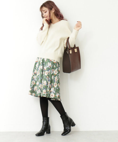 N.(N. Natural Beauty Basic)(エヌエヌナチュラルビューティーベーシック)の「◆ラムウールVネックニット(ニット/セーター・レディース・ホワイト/ベージュ/グレー/ピンク/イエロー・MEDIUM)」の8枚目の写真