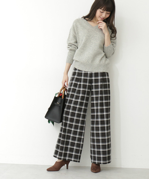 N.(N. Natural Beauty Basic)(エヌエヌナチュラルビューティーベーシック)の「◆ラムウールVネックニット(ニット/セーター・レディース・ホワイト/ベージュ/グレー/ピンク/イエロー・MEDIUM)」の9枚目の写真