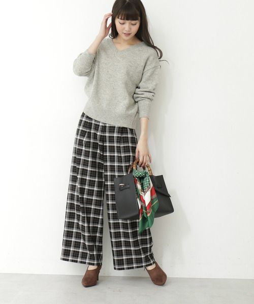N.(N. Natural Beauty Basic)(エヌエヌナチュラルビューティーベーシック)の「◆ラムウールVネックニット(ニット/セーター・レディース・ホワイト/ベージュ/グレー/ピンク/イエロー・MEDIUM)」の10枚目の写真