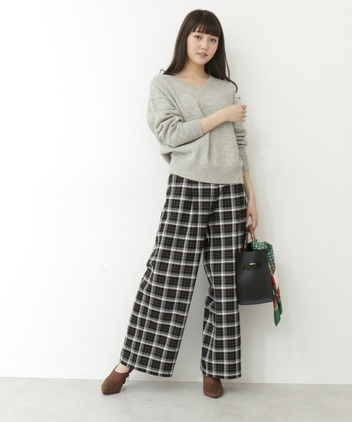 N.(N. Natural Beauty Basic)(エヌエヌナチュラルビューティーベーシック)の「◆ラムウールVネックニット(ニット/セーター・レディース・ホワイト/ベージュ/グレー/ピンク/イエロー・MEDIUM)」の11枚目の写真