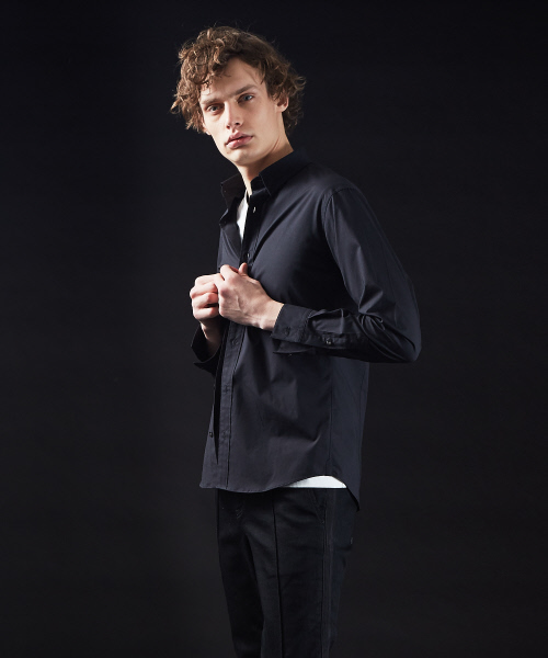 5351 POUR LES HOMMES(ゴーサンゴーイチプールオム)の「ライトストレッチブロードドレスシャツ(シャツ/ブラウス・メンズ・ブラック/オフホワイト・44/46/48/50)」の2枚目の写真