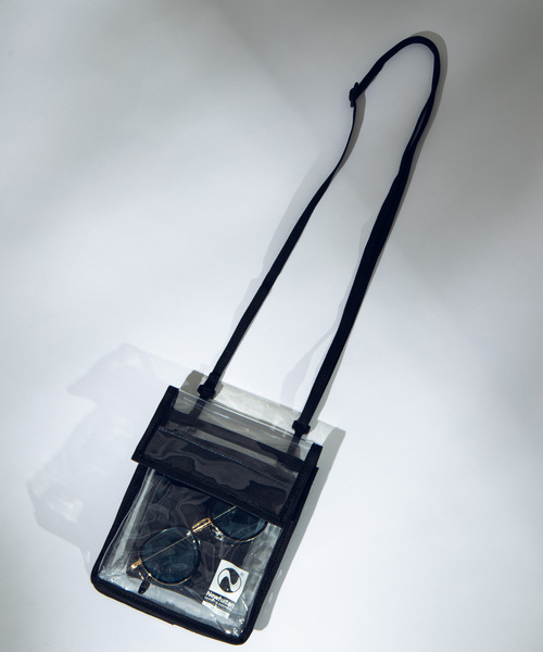 newhattan（ニューハッタン）の「∴WEGO/NEWHATTAN別注クリアサコッシュ（ショルダーバッグ・メンズ・イエロー/パープル/ブラウン/ブラック系その他/ホワイト系その他・FREE）」の2枚目の写真