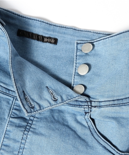 Heather(ヘザー)の「Wボタンハイウエストショートパンツ 544165(デニムパンツ・レディース・アイボリー/ライトブルー/ブルー・MEDIUM/SMALL)」の4枚目の写真