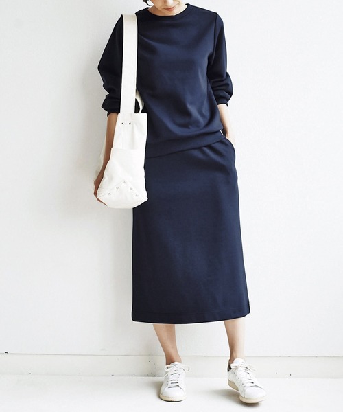 and myera(アンド マイラ)の「and myera スウェットスーツ(セットアップ・レディース・ネイビー・SMALL/X-LARGE)」の6枚目の写真