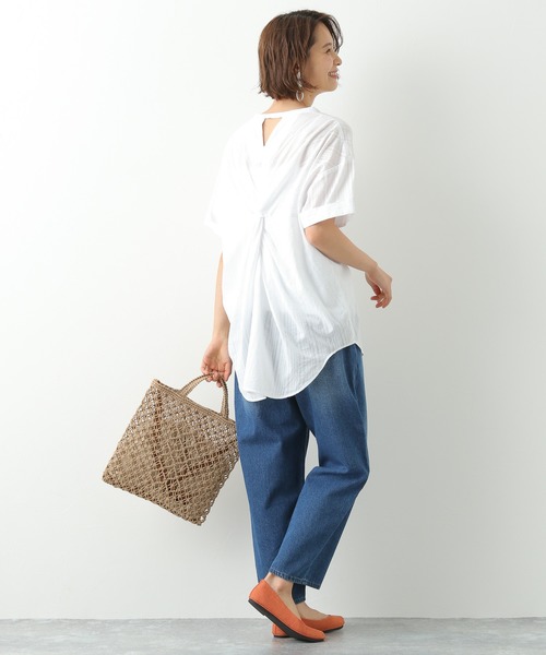 LEPSIM（レプシィム）の「バックツイストロングブラウス　885213（シャツ/ブラウス・レディース・ホワイト/ブラック/イエロー・FREE）」の5枚目の写真