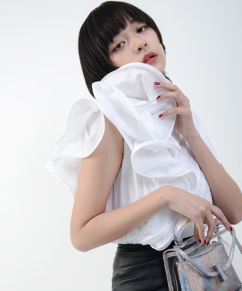 Narcissus(ナルシス)の「【cheap!!by vaNite】コサージュTシャツ(Tシャツ/カットソー)」|ホワイト