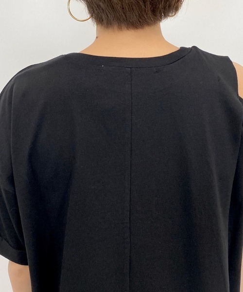 PAGEBOY(ページボーイ)の「オープンショルダーZIPワンピース(ワンピース・レディース・ブラック/ベージュ/オフホワイト・FREE)」の13枚目の写真