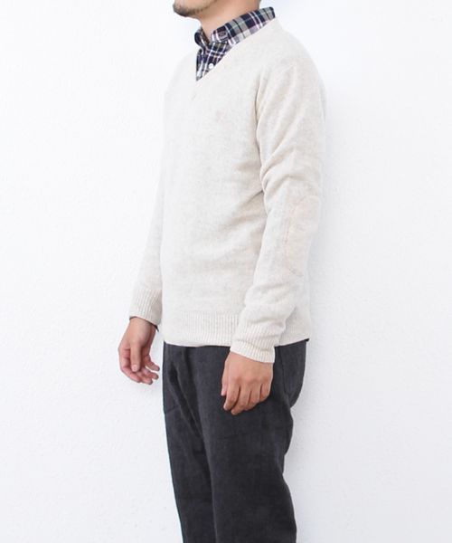 coen（コーエン）の「ラムウールＶネックニットプルオーバー（ニット/セーター・メンズ・ネイビー/ピンク/ダークグリーン/パープル/ブラック/オフホワイト/ブラウン/ライトグレー・X-LARGE/LARGE/MEDIUM/SMALL）」の19枚目の写真