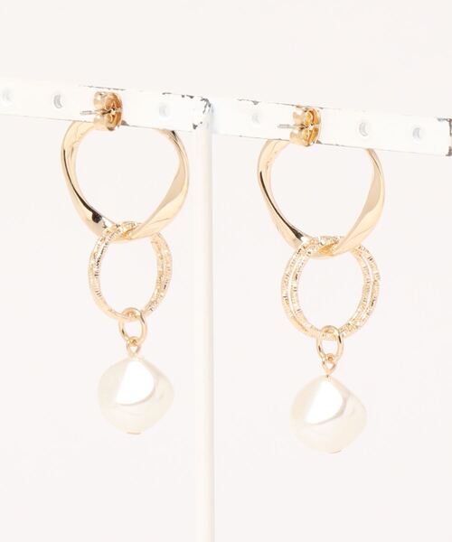natural couture(ナチュラルクチュール)の「大人ゴールドピアス(ピアス(両耳用)・レディース・その他1/その他2/その他3・FREE)」の4枚目の写真