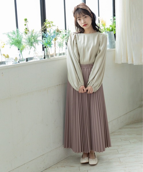 Mysa&Liina(ミーサリーナ)の「ボリュームスリーブ光沢ブラウス(シャツ/ブラウス・レディース・キャメル/オフホワイト/ミント/ベージュ・M)」の13枚目の写真