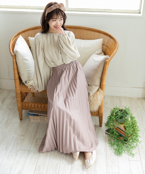 Mysa&Liina(ミーサリーナ)の「ボリュームスリーブ光沢ブラウス(シャツ/ブラウス・レディース・キャメル/オフホワイト/ミント/ベージュ・M)」の15枚目の写真