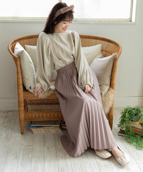 Mysa&Liina(ミーサリーナ)の「ボリュームスリーブ光沢ブラウス(シャツ/ブラウス・レディース・キャメル/オフホワイト/ミント/ベージュ・M)」の16枚目の写真