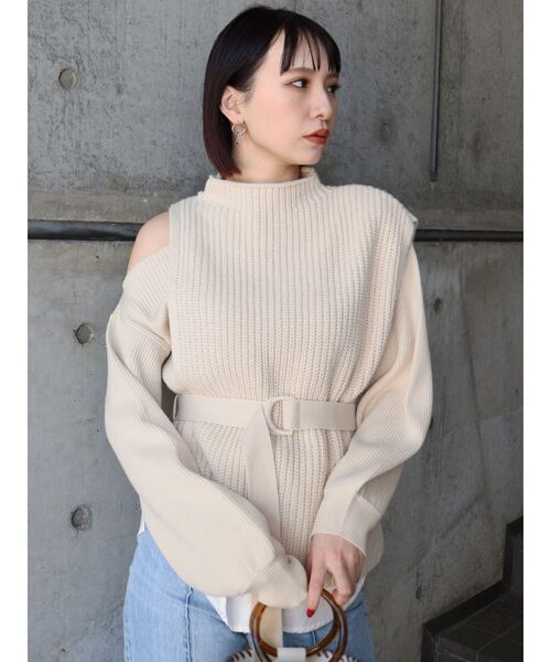 MURUA（ムルーア）の「ショルダーカットドッキングニット（ニット/セーター・レディース・ブラック/ベージュ/アイボリー・FREE）」の2枚目の写真
