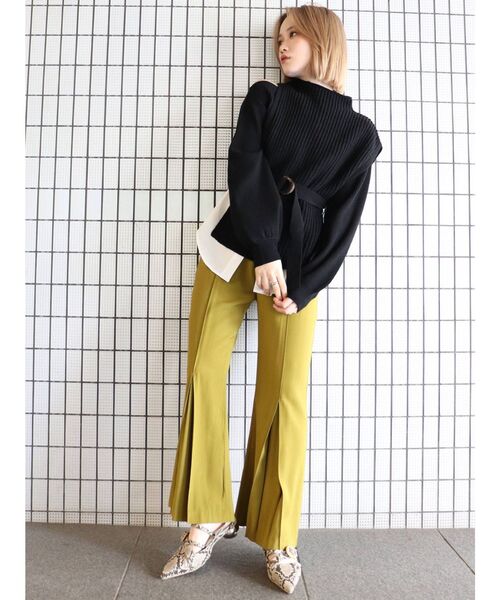 MURUA（ムルーア）の「ショルダーカットドッキングニット（ニット/セーター・レディース・ブラック/ベージュ/アイボリー・FREE）」の21枚目の写真