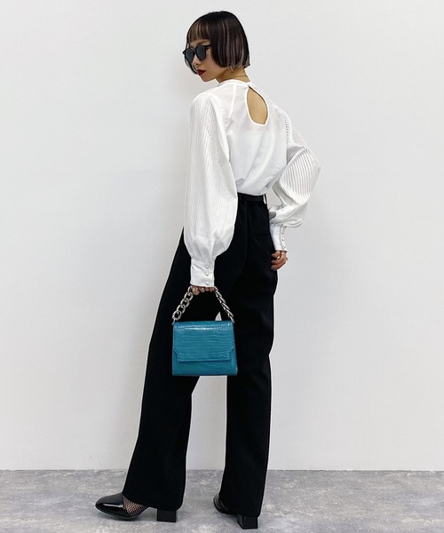 PAGEBOY(ページボーイ)の「ボリュームプリーツブラウス (デザインブラウス)(シャツ/ブラウス・レディース・ブラック/オフホワイト・FREE)」の7枚目の写真