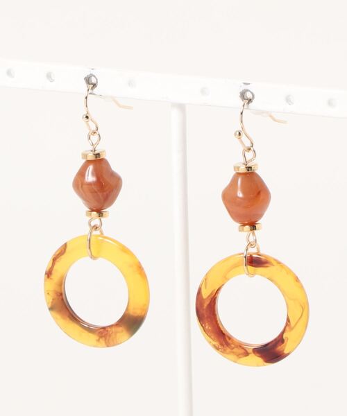 ap retro（アプレトロ）の「マーブルリングモチーフピアス【ZOZO限定アイテム】（ピアス（両耳用）・レディース・ベージュ/ブラウン・FREE）」の4枚目の写真