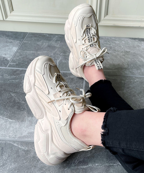 JUNOAH（ジュノア）の「厚底スニーカー（スニーカー・レディース・ブラック/ホワイト/クリーム・40/38/39/36/37）」の5枚目の写真