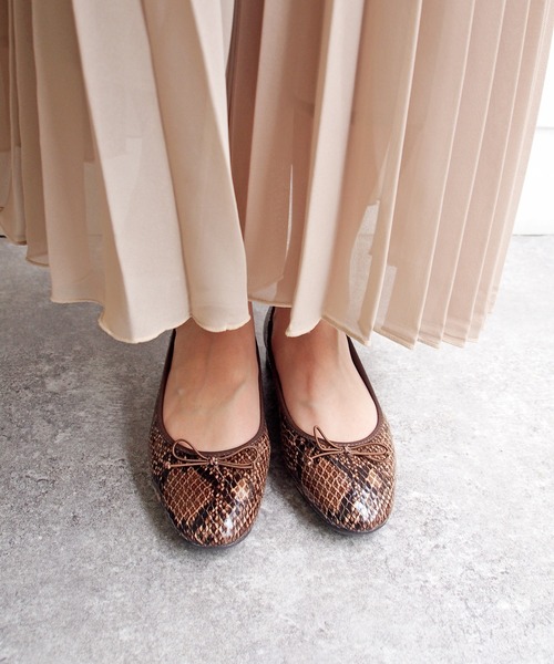 byあしながおじさん（バイアシナガオジサン）の「ふわもちクッションバレエシューズ　-8750332（バレエシューズ・レディース・ベージュ/ワイン/パイソン・22.5cm/23.5cm/24.5cm/23.0cm/24.0cm）」の9枚目の写真
