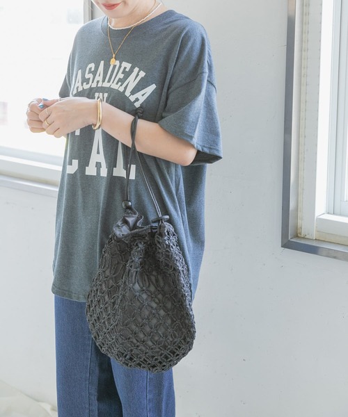 ITEMS URBANRESEARCH（アイテムズ アーバンリサーチ）の「ペーパーショルダーバッグ（ショルダーバッグ・レディース・ブラウン/ブラック・-）」の9枚目の写真